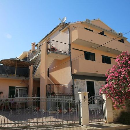 Guest House Lorenta Vodice Esterno foto