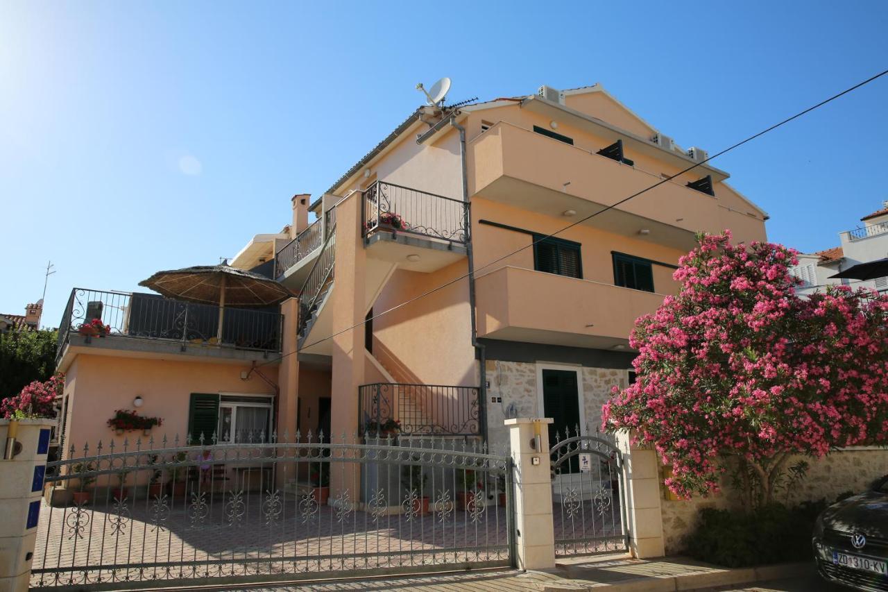 Guest House Lorenta Vodice Esterno foto
