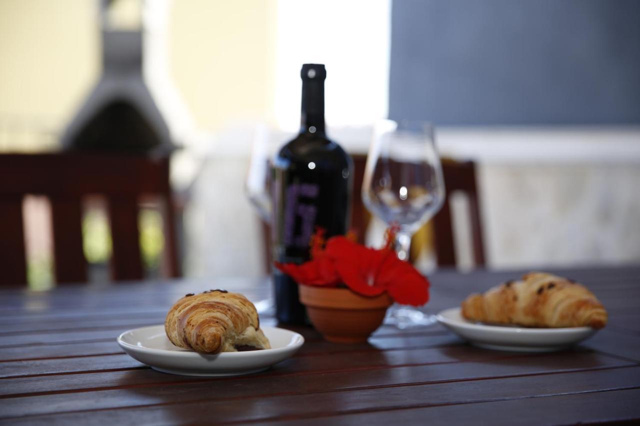 Guest House Lorenta Vodice Esterno foto