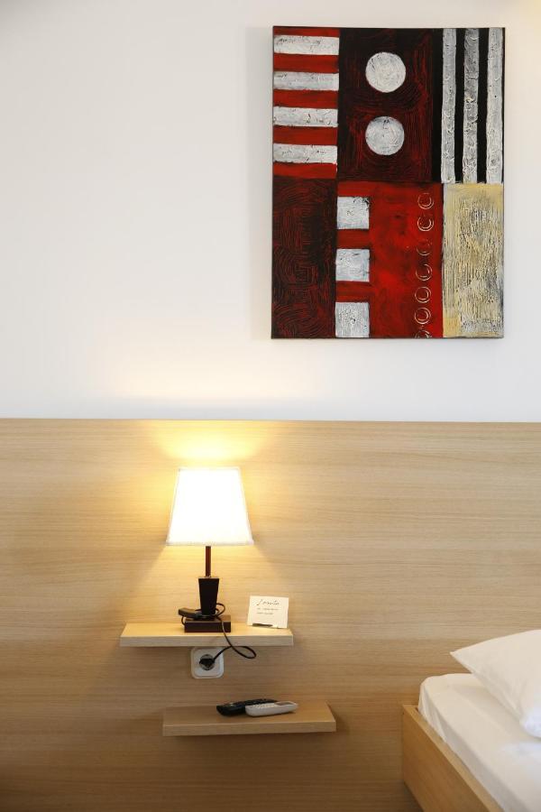 Guest House Lorenta Vodice Esterno foto