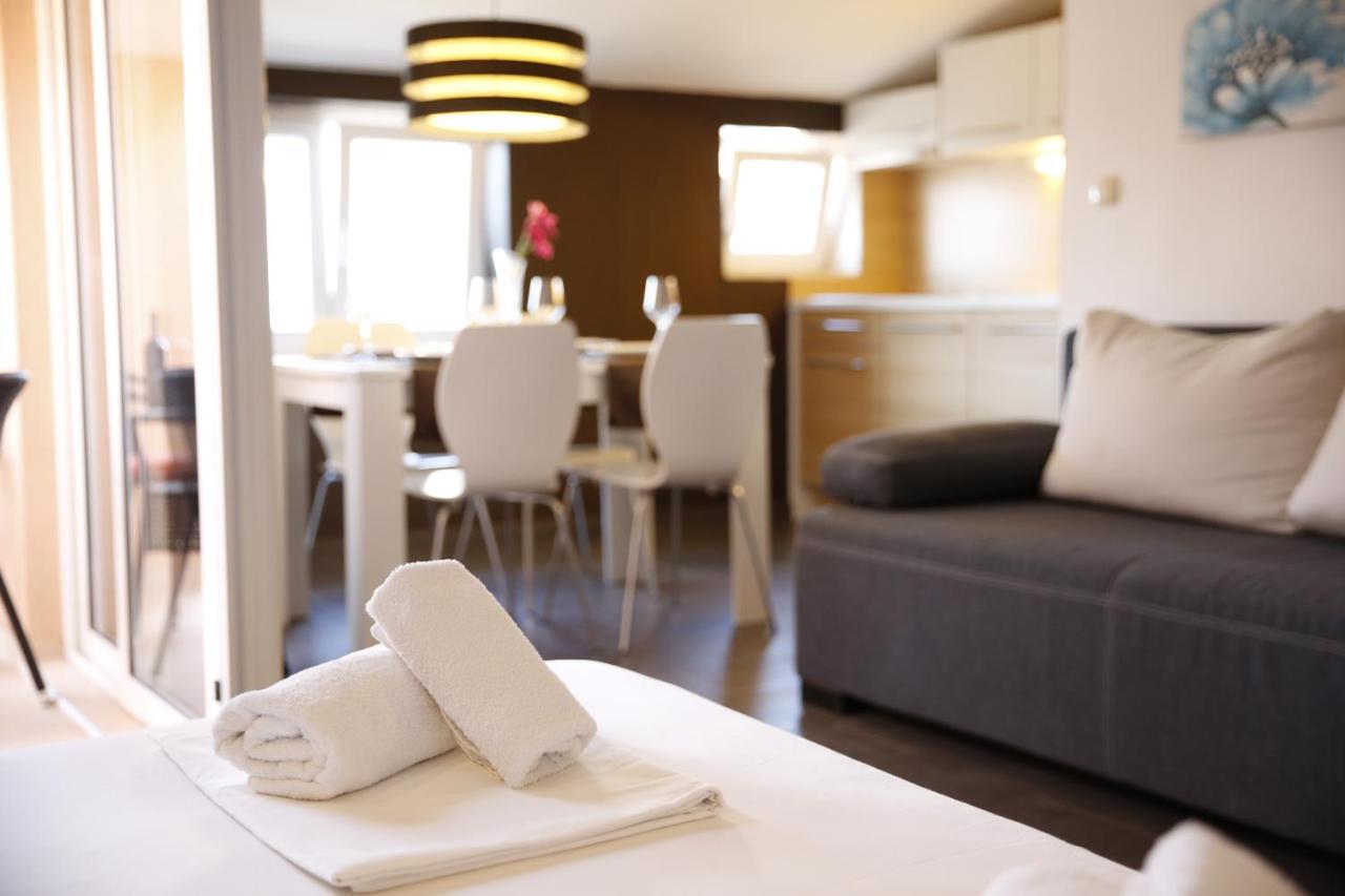 Guest House Lorenta Vodice Esterno foto
