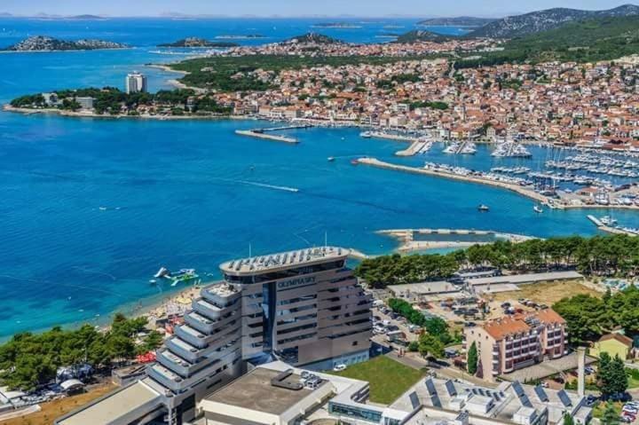 Guest House Lorenta Vodice Esterno foto