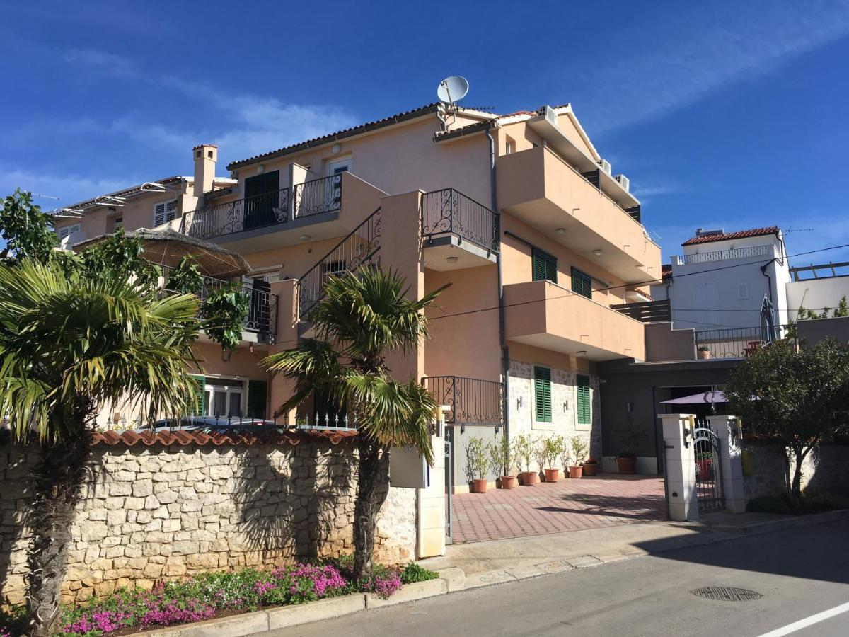 Guest House Lorenta Vodice Esterno foto